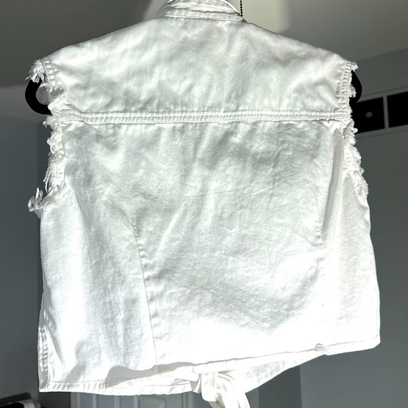 BIKERS WORLD ~ AUTHENTIC JEANSWEAR 100% COTTON,WHITE FRAYED SLEEVELESS CROP VEST - Picture 4 of 4